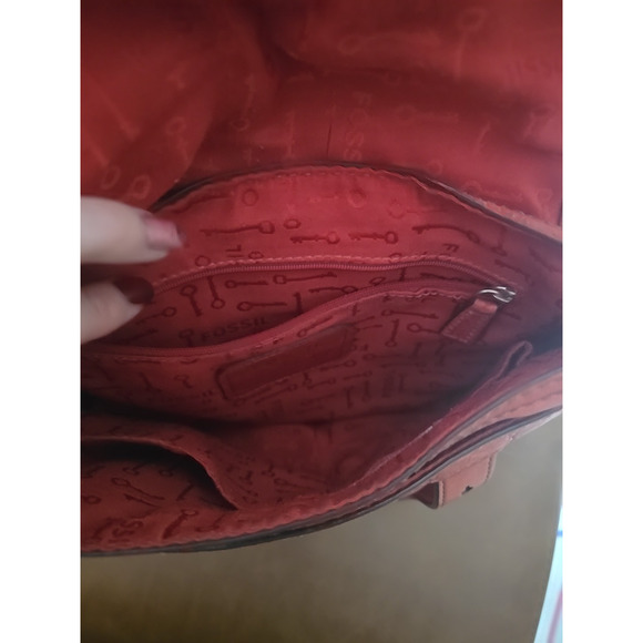 Fossil Maddox Long Love Red Leather Adjustable Sling Crossbody Bag Purse - Picture 4 of 9